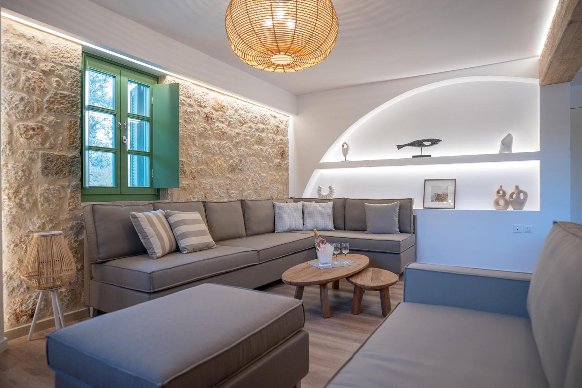 Olvio Suites Kardamýli Eksteriør bilde